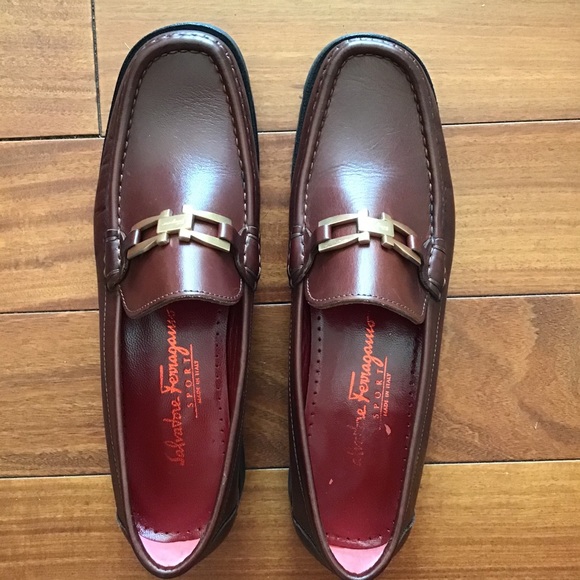 Like new Salvatore ferragamo shoes.